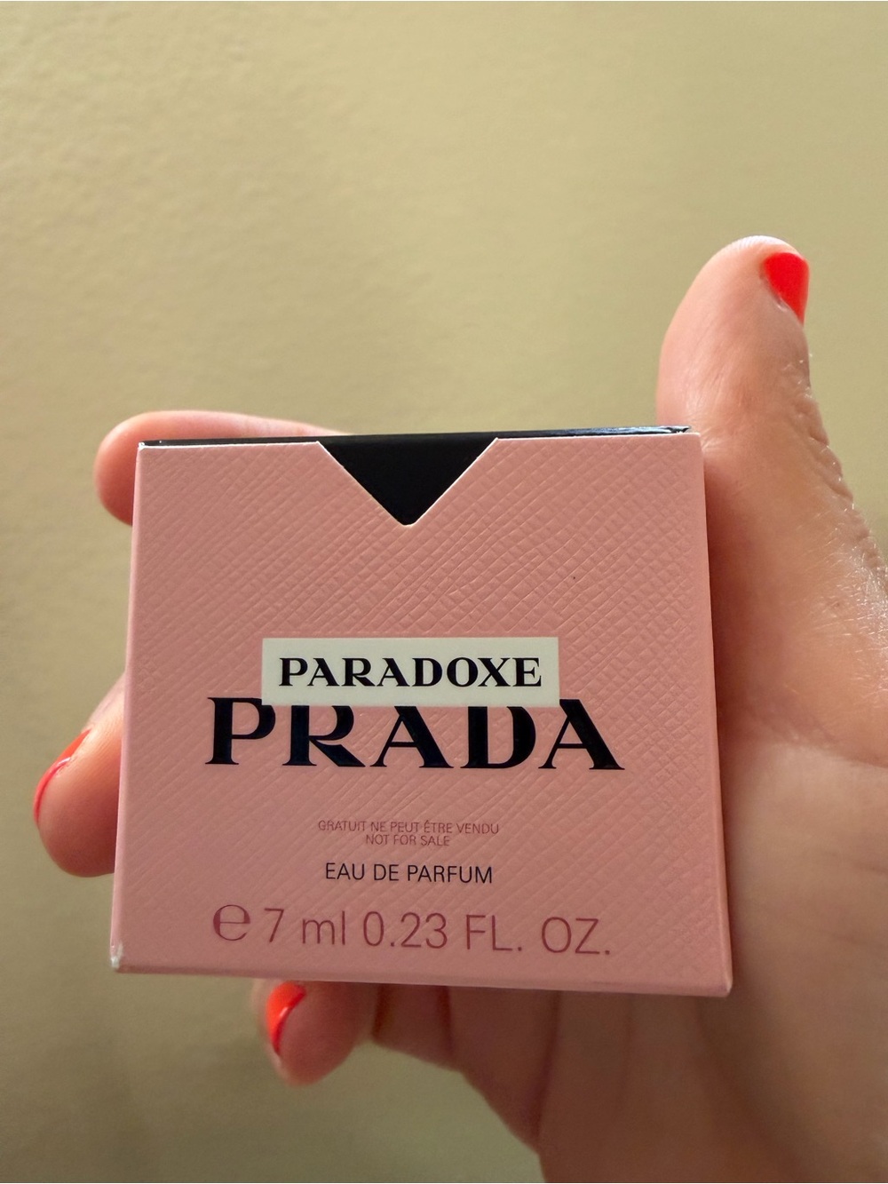 New 4 piece Versace, Dolce & Gabbana, and Prada Beauty Set - Picture 10 of 11